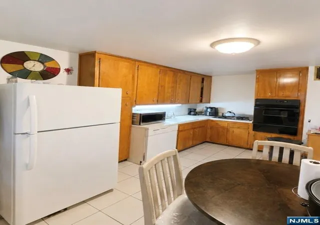 Photo 4 of Sale Pending at 39 E 39Th #`M1, Paterson, NJ 07514 | MLS# 26031509 | Listing updated on 2026-09-08