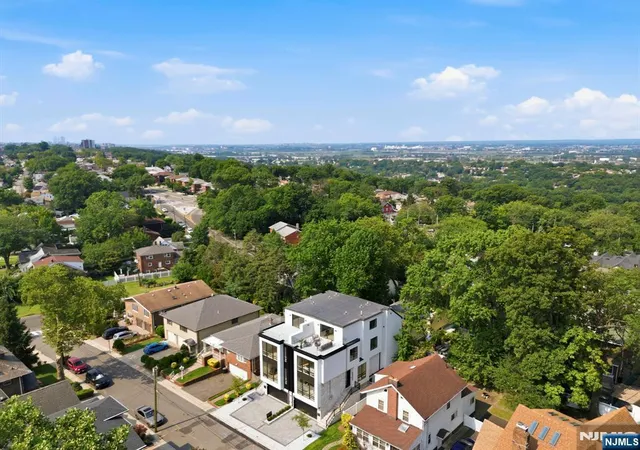 4th image of 1017 Kingsland Ln, Fort Lee, NJ 07024 | MLS# 26031516
