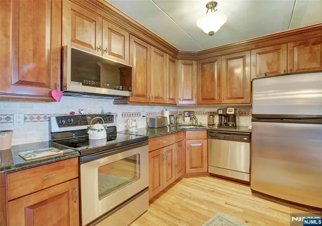 5th image of 250 Gorge Rd #22F, Cliffside Park, NJ 07010 | MLS# 26031535