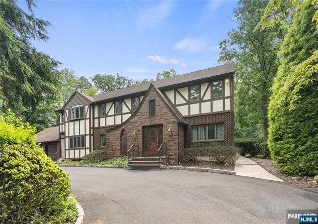 Photo 3 of Sale Pending at 81 Old Tappan Rd, Old Tappan, NJ 07675 | MLS# 26031542 | Listing updated on 2026-09-14