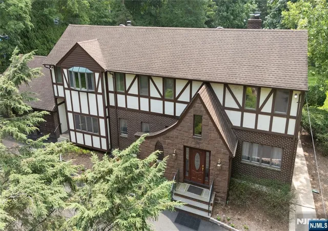 Photo 3 of Sale Pending at 81 Old Tappan Rd, Old Tappan, NJ 07675 | MLS# 26031542 | Listing updated on 2026-09-14