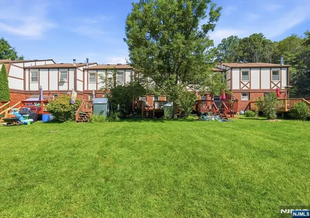 Photo 3 of Sale Pending at 28 Tudor Pl, Mount Olive Township, NJ 07828 | MLS# 26031544 | Listing updated on 2026-10-07