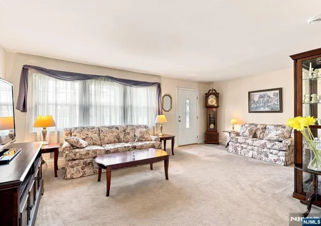 Listing Photo 5 - Condo for sale in building located at 28 Tudor Pl, Budd Lake, NJ 07828