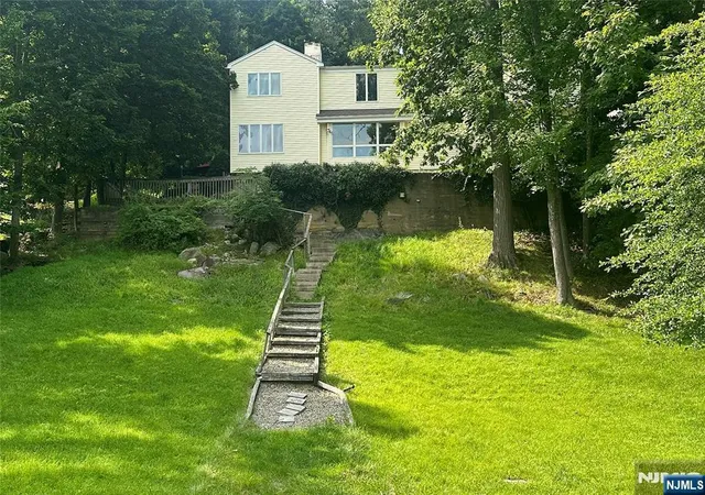 5th image of 103 W Lake Shore Dr, Rockaway Township, NJ 07866 | MLS# 26031596
