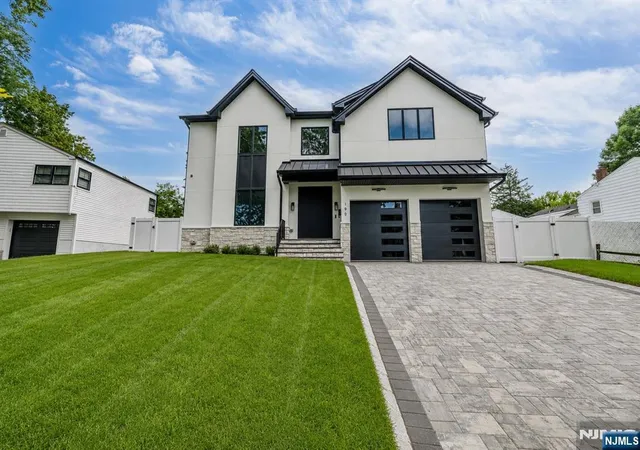 Photo 1 of Single family home for sale at 190 Denver Rd, Paramus, NJ 07652 | MLS# 26031599 | Listing updated on 2026-09-17