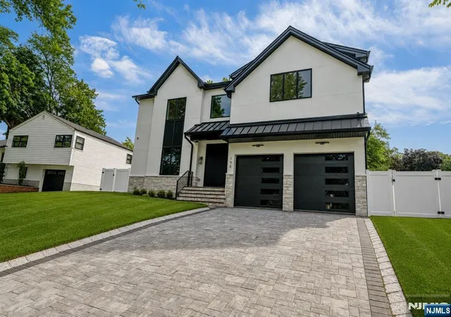 Photo 2 of Single family home for sale at 190 Denver Rd, Paramus, NJ 07652 | MLS# 26031599 | Listing updated on 2026-09-17