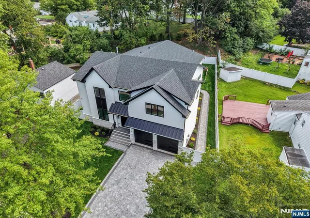 Photo 3 of Single family home for sale at 190 Denver Rd, Paramus, NJ 07652 | MLS# 26031599 | Listing updated on 2026-09-17