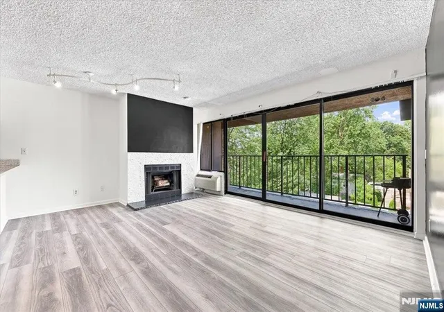 Listing Photo 2 - Condo for sale in building located at 55 Clinton Pl, Hackensack, NJ 07601 - Unit #404