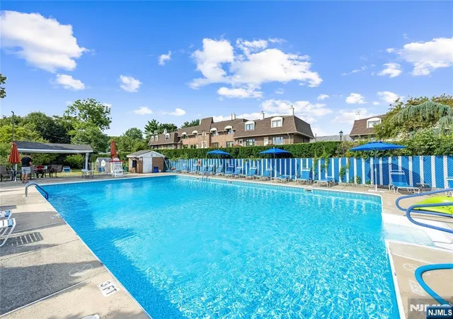 2nd image of 605 Grv St, Clifton, NJ 07013