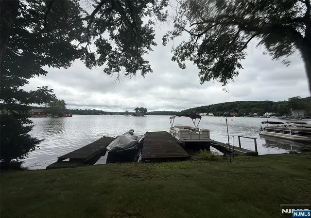 9th image of 33 Mohawk Trl, Jefferson Township, NJ 07849 | MLS# 26031688