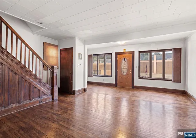 Photo 1 of Single family home for sale at 420 Rutherford Ave, Lyndhurst, NJ 07071 | MLS# 26031689 | Listing updated on 2026-09-16