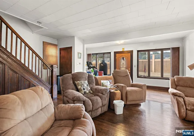 Photo 2 of Single family home for sale at 420 Rutherford Ave, Lyndhurst, NJ 07071 | MLS# 26031689 | Listing updated on 2026-09-16
