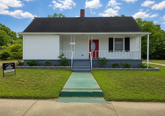1st image of 215 Washington St, Clinton, SC 29325 | MLS# SPN319009