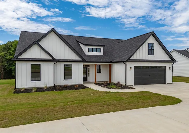 Photo 2 of Single family home for sale at 11573 New Cut Rd, Campobello, SC 29322 | MLS# SPN327313 | Listing updated on 2026-07-27