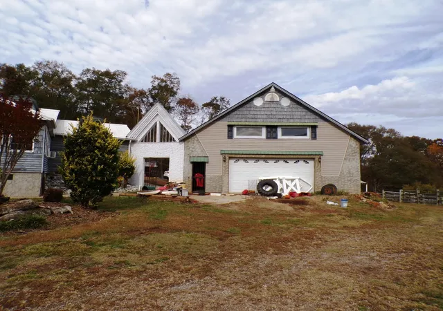 Photo 4 of Single family home for sale at 850 Springdale Rd, Cowpens, SC 29330 | MLS# SPN330700 | Listing updated on 2026-07-27