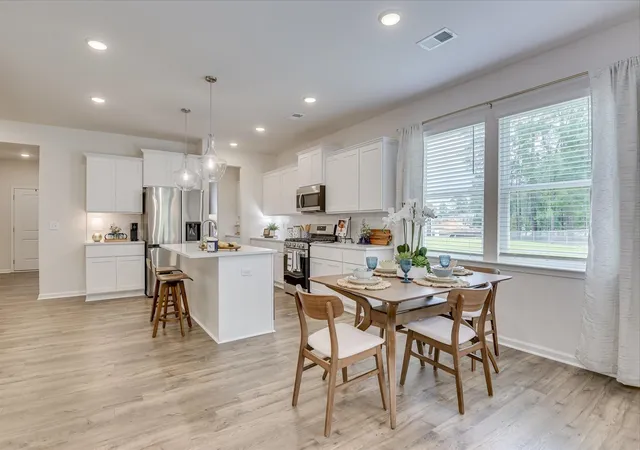 Photo 4 of Sale Pending at 1021 Skidaway Dr, Spartanburg, SC 29303 | MLS# SPN331267 | Listing updated on 2026-07-16
