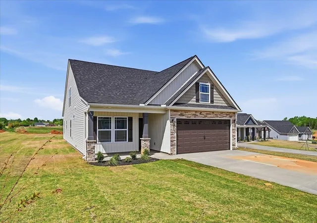 Photo 2 of Single family home for sale at 101 Crooked Tree Dr, Gaffney, SC 29341 | MLS# SPN332307 | Listing updated on 2026-08-12