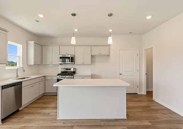 Photo 4 of Single family home for sale at 2324 Ml Loop, Spartanburg, SC 29301 | MLS# SPN332801 | Listing updated on 2026-08-11