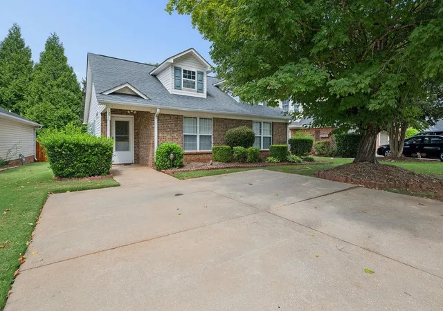 Photo 2 of Single family home for sale at 32 Arbours W Ln, Moore, SC 29369 | MLS# SPN333793 | Listing updated on 2026-08-25