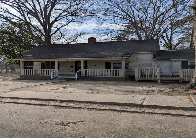 1st image of 1015 N Granard St, Gaffney, SC 29341 | MLS# SPN335405