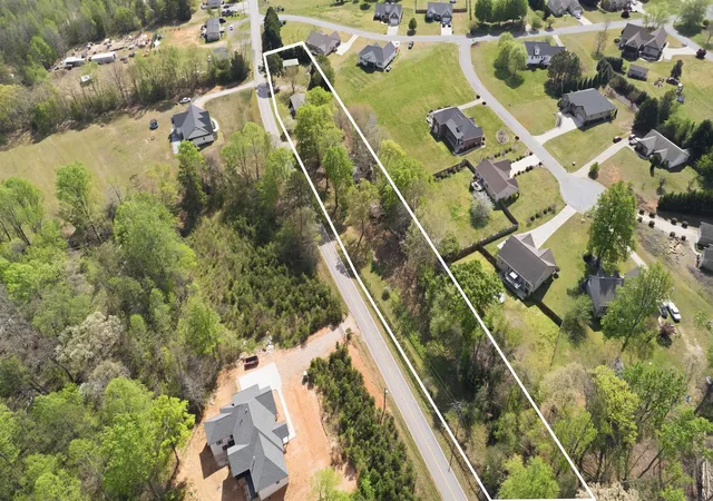 Photo 2 of Single family home for sale at 1360 Old Ml Rd, Campobello, SC 29322 | MLS# SPN335490 | Listing updated on 2026-08-14