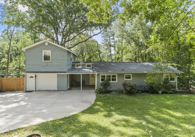 Photo 1 of Multi family home for sale at 119 W Victoria Rd, Spartanburg, SC 29301 | MLS# SPN335614 | Listing updated on 2026-08-26
