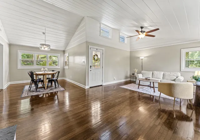 Listing Photo 4 - Condo for sale in building located at 119 W Victoria Rd, spartanburg, SC 29301