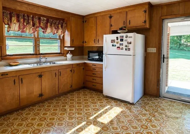 Photo 4 of Sale Pending at 217 Peoples Crk Rd, Gaffney, SC 29340 | MLS# SPN336295 | Listing updated on 2026-08-11