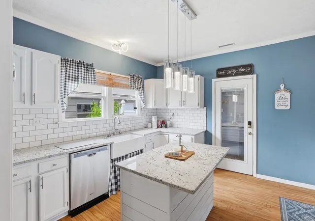 Photo 3 of Single family home for sale at 4 Front St, Spartanburg, SC 29301 | MLS# SPN336508 | Listing updated on 2026-08-05