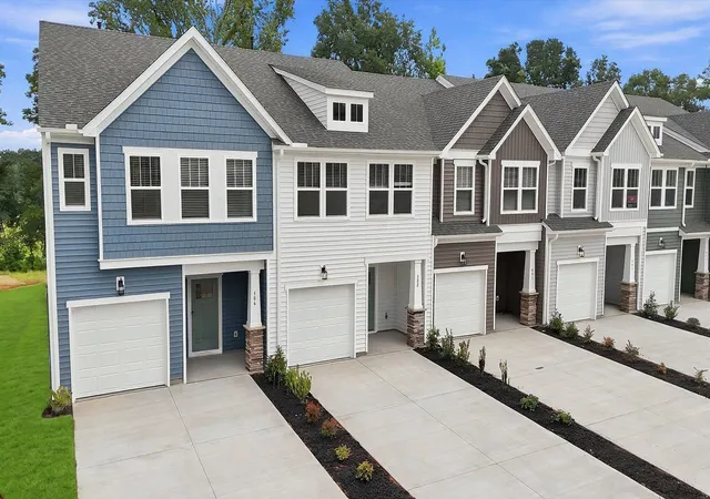 Photo 2 of Townhouse for sale at 502 W Norvell Ct, Spartanburg, SC 29307 | MLS# SPN336676 | Listing updated on 2026-10-10