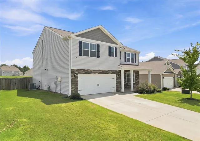 Photo 3 of Single family home for sale at 5192 Pratt Dr, Boiling Springs, SC 29316 | MLS# SPN337004 | Listing updated on 2026-08-15
