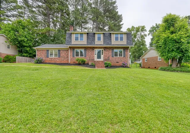Photo 1 of Single family home for sale at 210 Oakmont Dr, Boiling Springs, SC 29316 | MLS# SPN337339 | Listing updated on 2026-08-22