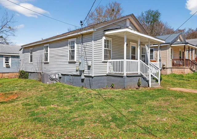 Listing Photo 3 - Condo for sale in building located at 218 - 220 Spartanburg St, Greenville, SC 29607