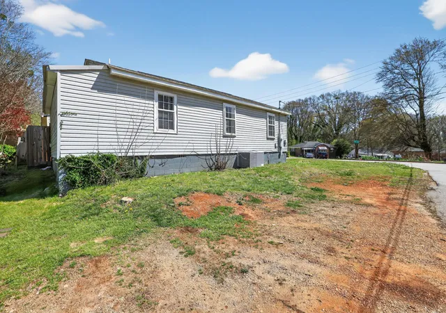 Listing Photo 4 - Condo for sale in building located at 218 - 220 Spartanburg St, Greenville, SC 29607