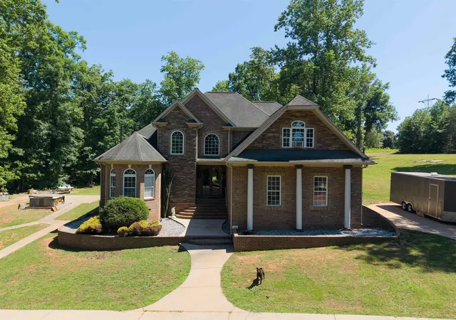 Photo 2 of Single family home for sale at 102 Point Blf Ct, Inman, SC 29349 | MLS# SPN338922 | Listing updated on 2026-07-31