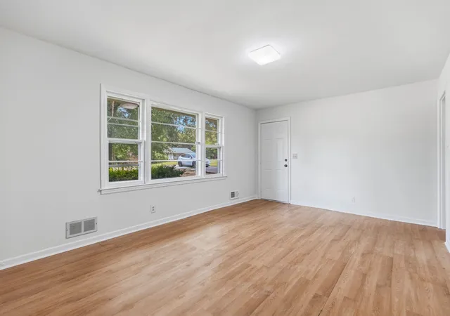 Photo 4 of Single family home for sale at 123 Tucker Rd, Spartanburg, SC 29306 | MLS# SPN339461 | Listing updated on 2026-07-17