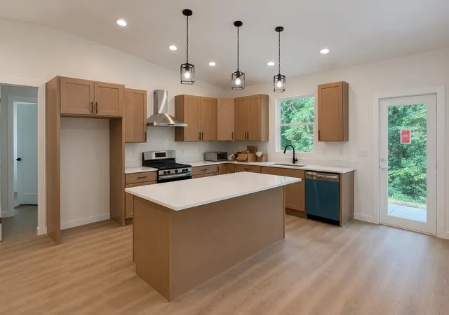 Photo 2 of Single family home for sale at 349 Amherst Dr, Spartanburg, SC 29306 | MLS# SPN339495 | Listing updated on 2026-08-06