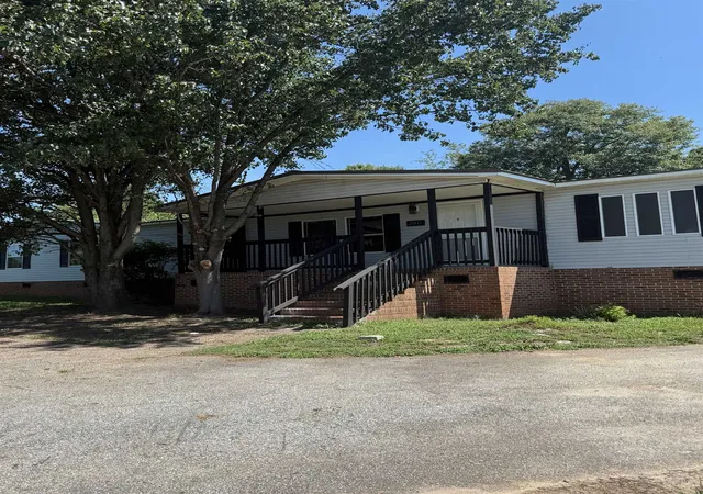 Photo 2 of Sale Pending at 2011 Ballenger Rd, Wellford, SC 29385 | MLS# SPN339518 | Listing updated on 2026-09-03