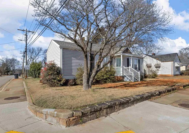 Photo 2 of Sale Pending at 201 Perry Rd, Greenville, SC 29609 | MLS# SPN339548 | Listing updated on 2026-08-18