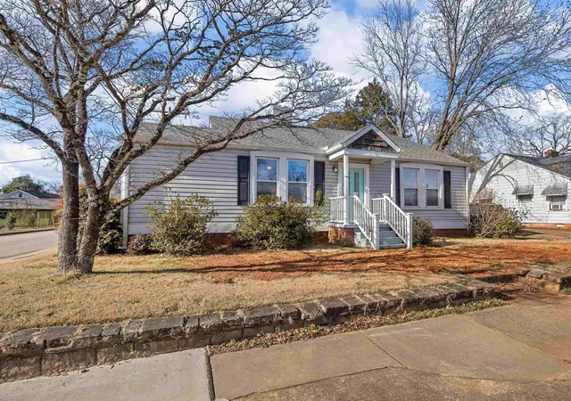Photo 2 of Sale Pending at 201 Perry Rd, Greenville, SC 29609 | MLS# SPN339548 | Listing updated on 2026-08-18