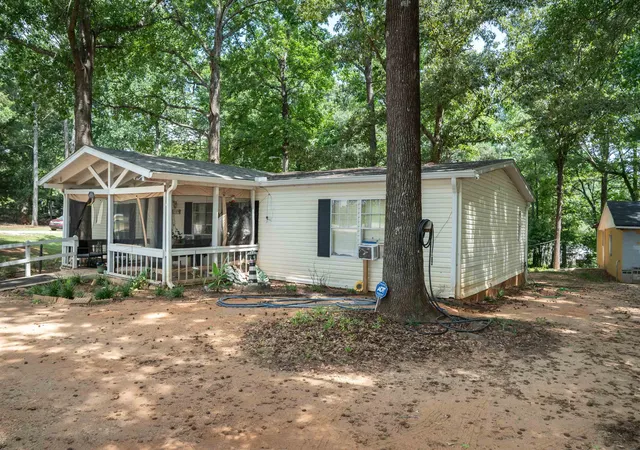 Photo 2 of Manufactured home for sale at 2181 E Georgia Rd, Woodruff, SC 29388 | MLS# SPN339563 | Listing updated on 2026-09-28