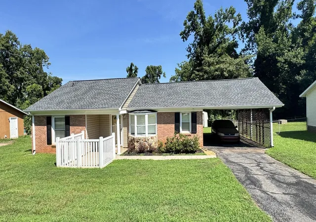 Photo 1 of Single family home for sale at 136 Raintree Dr, Spartanburg, SC 29301 | MLS# SPN339596 | Listing updated on 2026-08-29