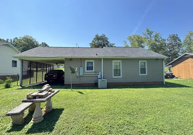 Photo 2 of Single family home for sale at 136 Raintree Dr, Spartanburg, SC 29301 | MLS# SPN339596 | Listing updated on 2026-08-29