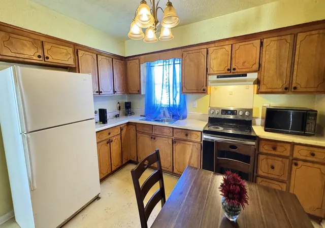 Photo 4 of Single family home for sale at 136 Raintree Dr, Spartanburg, SC 29301 | MLS# SPN339596 | Listing updated on 2026-08-29