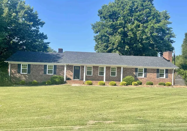 Photo 3 of Sale Pending at 538 Burns Rd, Spartanburg, SC 29307 | MLS# SPN339656 | Listing updated on 2026-08-06