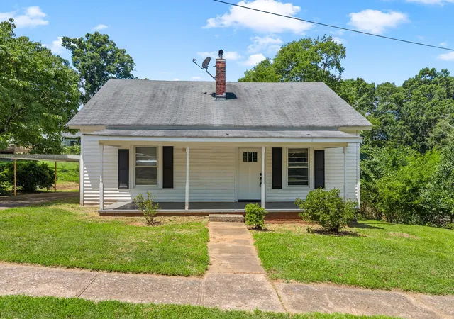 2nd image of 111 Fant St, Union, SC 29379 | MLS# SPN339675