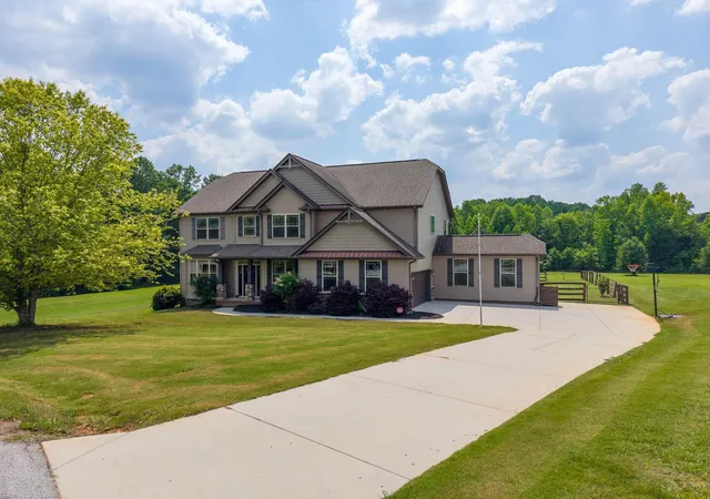 Photo 3 of Single family home for sale at 26 Fancy Ln, Travelers Rest, SC 29690 | MLS# SPN339685 | Listing updated on 2026-07-25