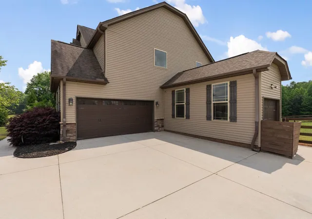 Photo 4 of Single family home for sale at 26 Fancy Ln, Travelers Rest, SC 29690 | MLS# SPN339685 | Listing updated on 2026-07-25