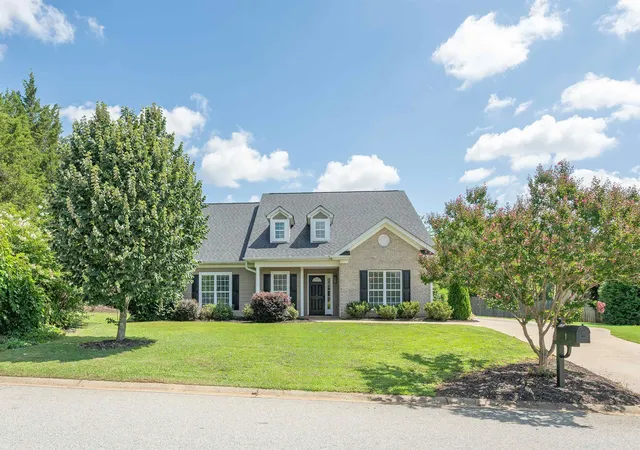 Photo 2 of Sale Pending at 1 Laurel Grv Dr, Simpsonville, SC 29681 | MLS# SPN339687 | Listing updated on 2026-09-01