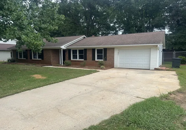 Photo 2 of Single family home for sale at 220 River Forest Dr, Boiling Springs, SC 29316 | MLS# SPN339790 | Listing updated on 2026-07-25